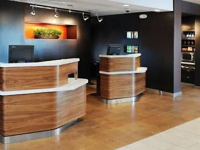 Courtyard Airport Hotel